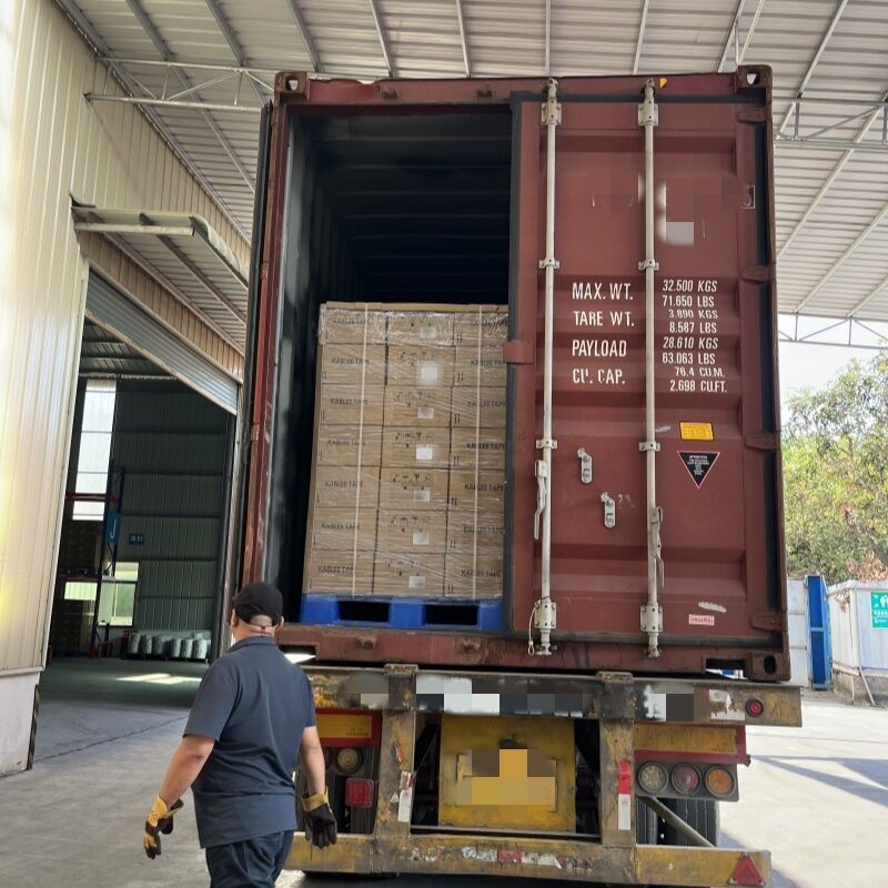 Nastro di cablaggio in velluto nero progettato per imbracature elettriche offrendo ammortizzazione delle vibrazioni e flessibilità di conformità alle forme del filo